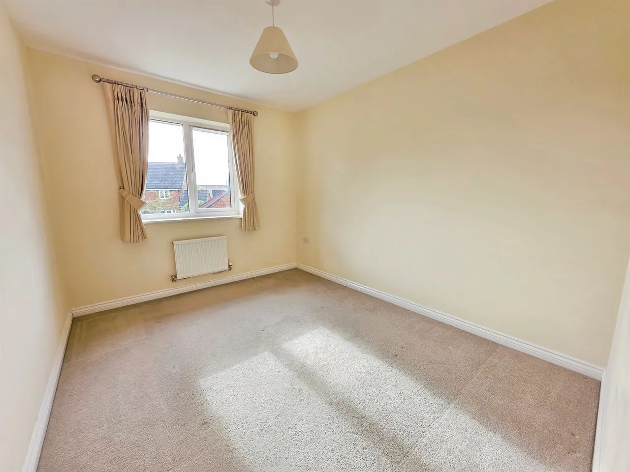 Lambert Road, Aylesbury, photo 8