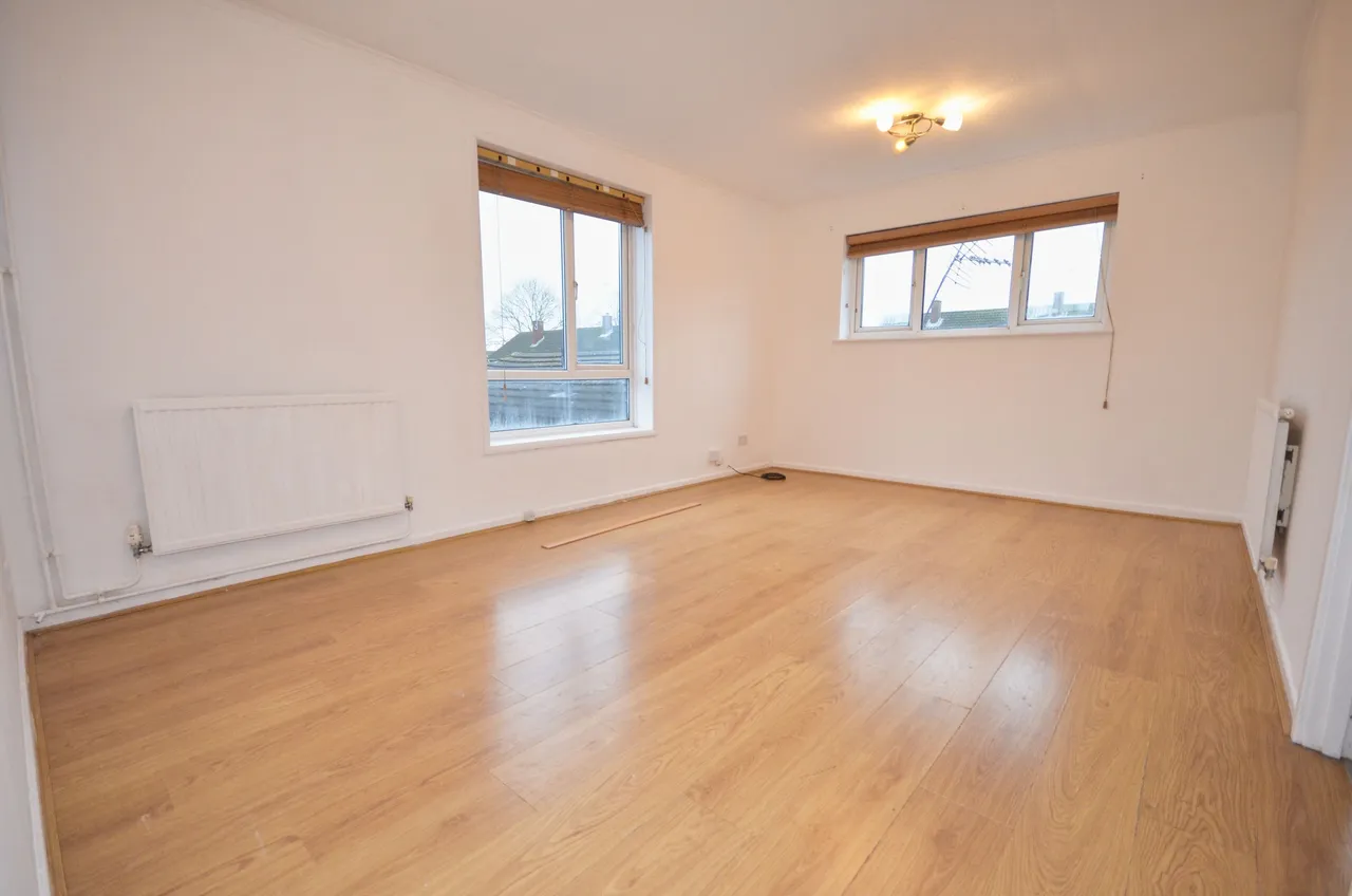 2 bed flat for sale — Westbury Walk, Corby, NN18