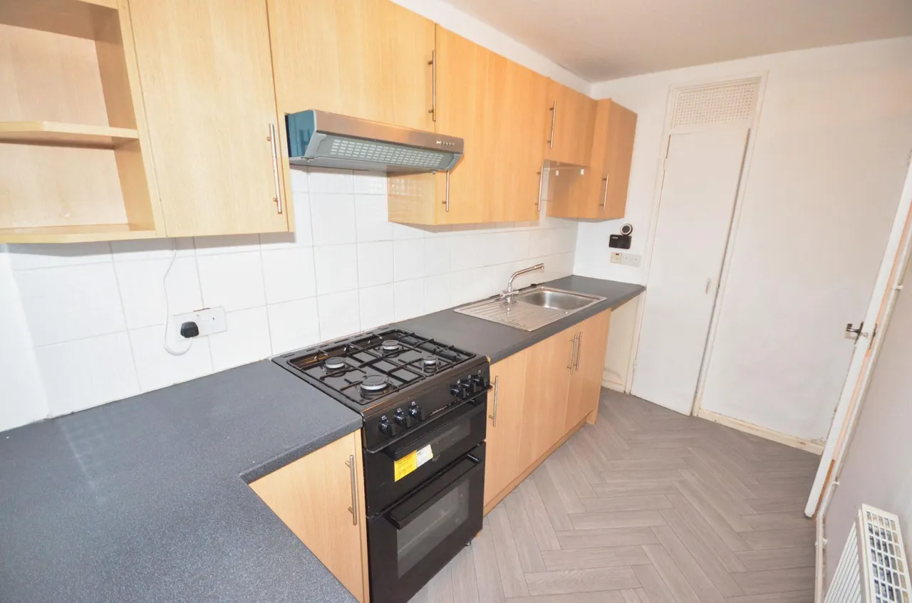 Westbury Walk, Corby, NN18, photo 2