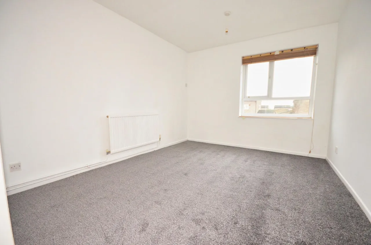 Westbury Walk, Corby, NN18, photo 3