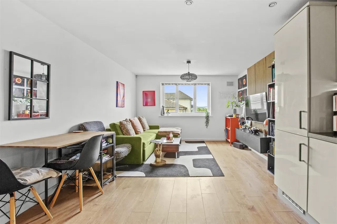 Mathews House, Tadros Court, HP13, photo 5