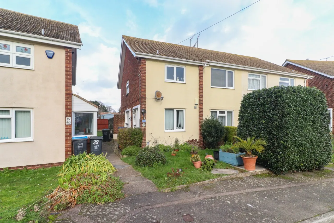 2 bed flat for sale, Woodford Court, Birchington, CT7