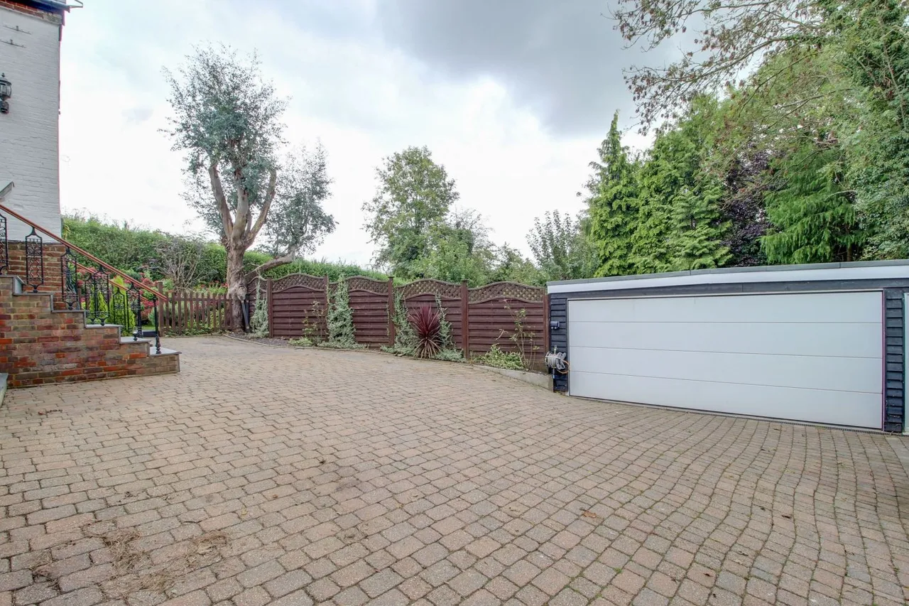 Leighton Road, Great Billington, LU7, photo 23