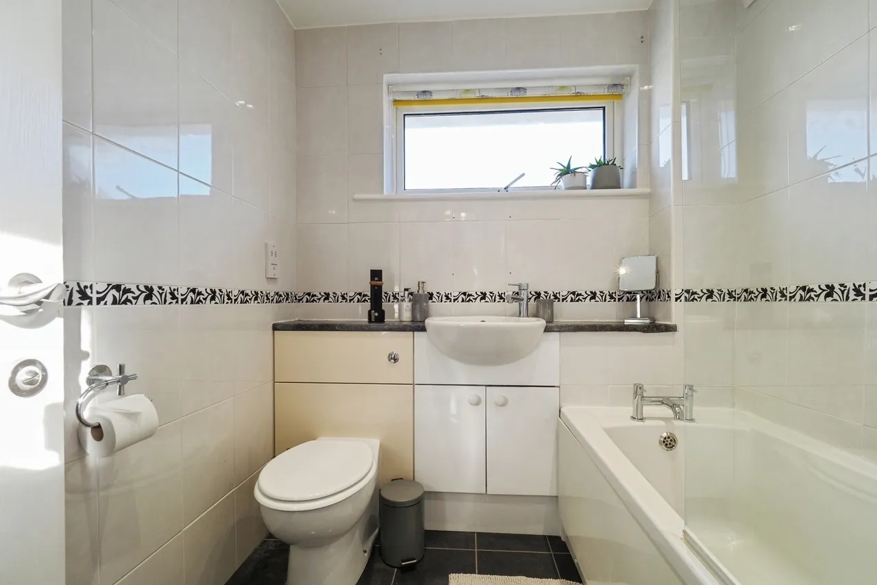 Wembley Gardens, Bramcote, Nottingham, Nottinghamshire, NG9, photo 10