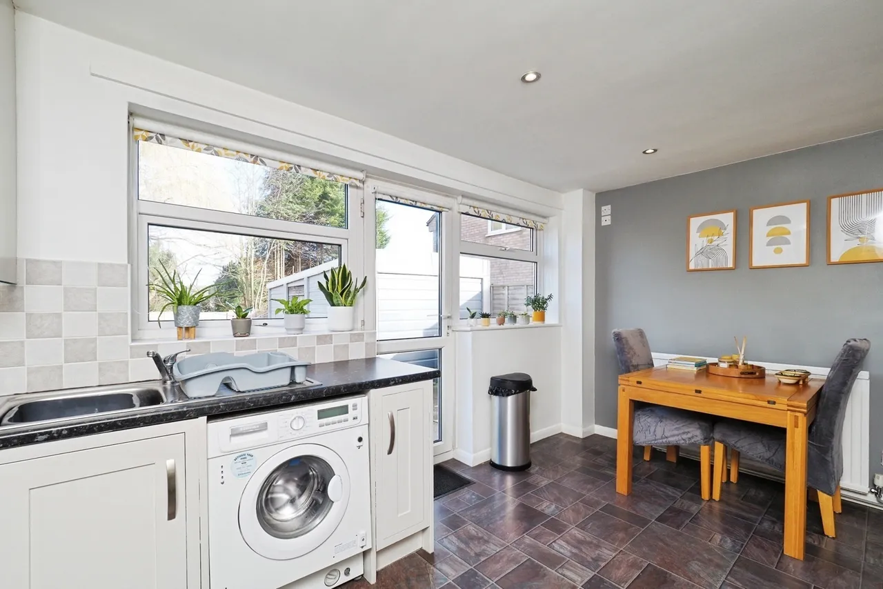 Wembley Gardens, Bramcote, Nottingham, Nottinghamshire, NG9, photo 6