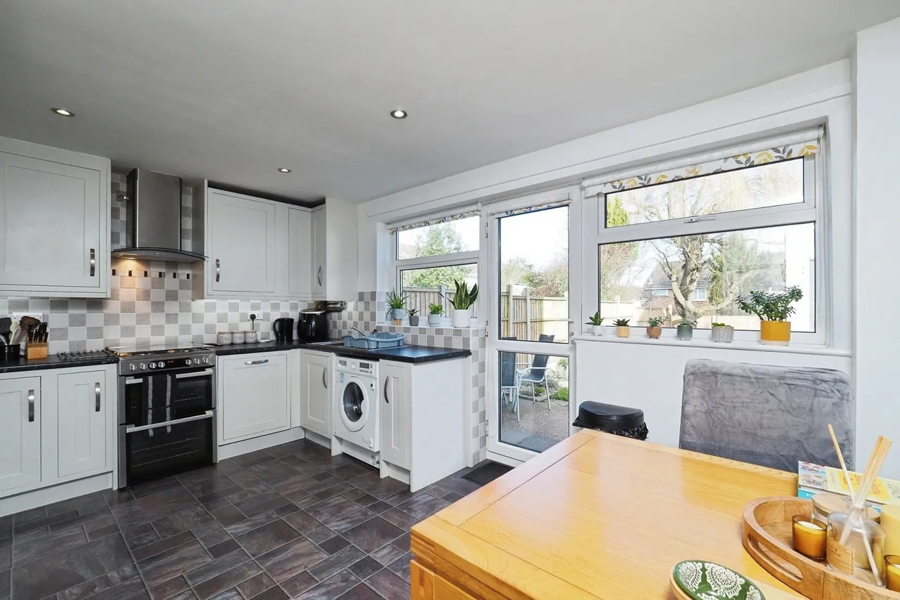 Wembley Gardens, Bramcote, Nottingham, Nottinghamshire, NG9, photo 4