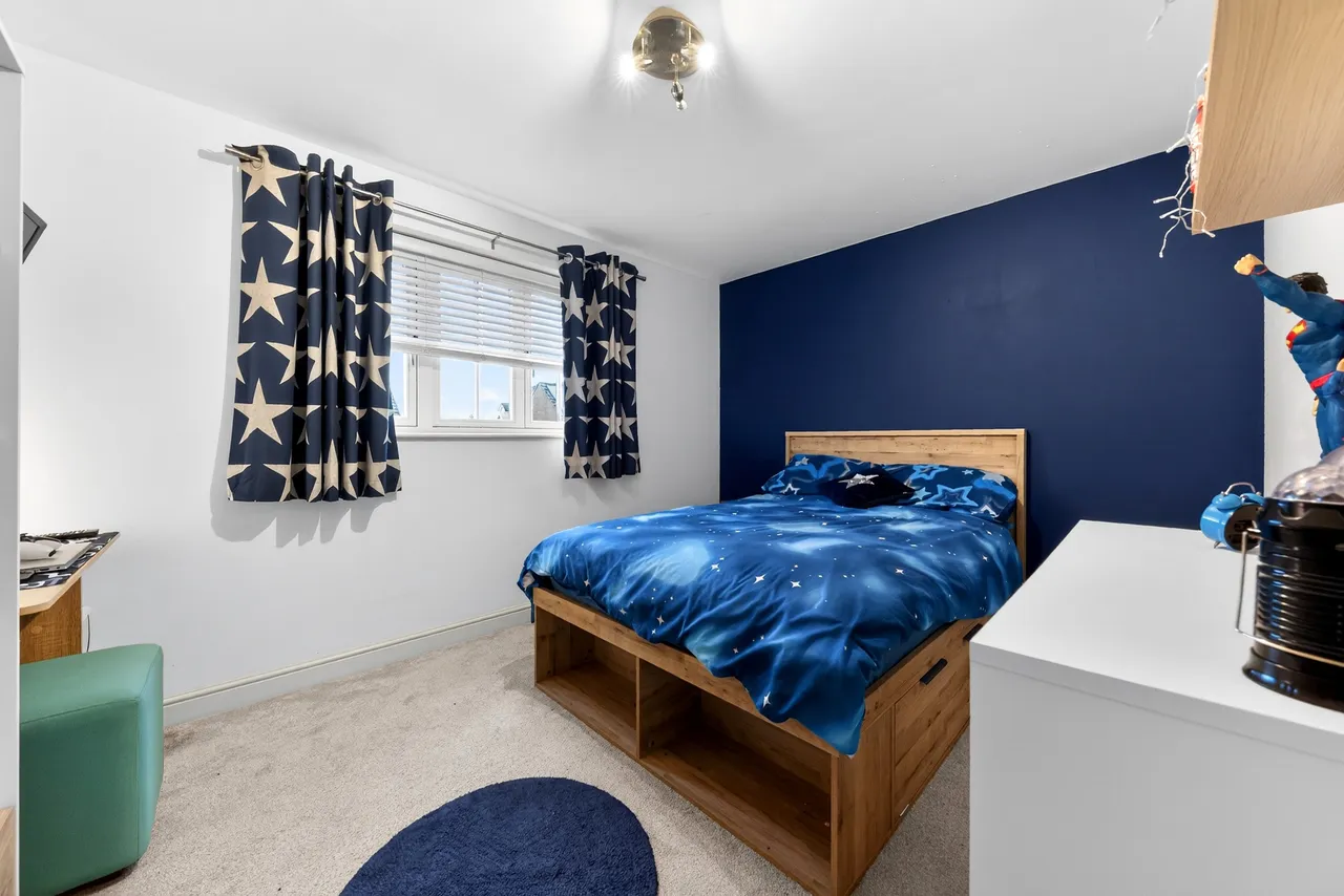 Phillipott Close, Newark, NG24, photo 13