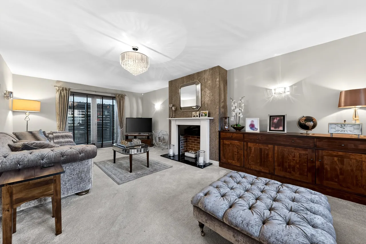 Phillipott Close, Newark, NG24, photo 5