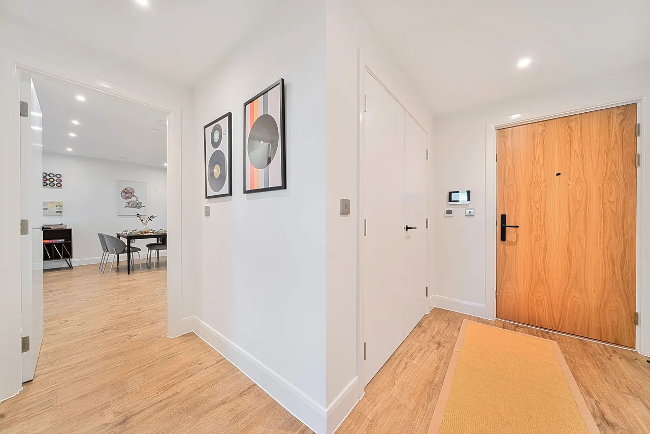 Showflat (32 Amaryllis), UNCLE Colindale, London, photo 11
