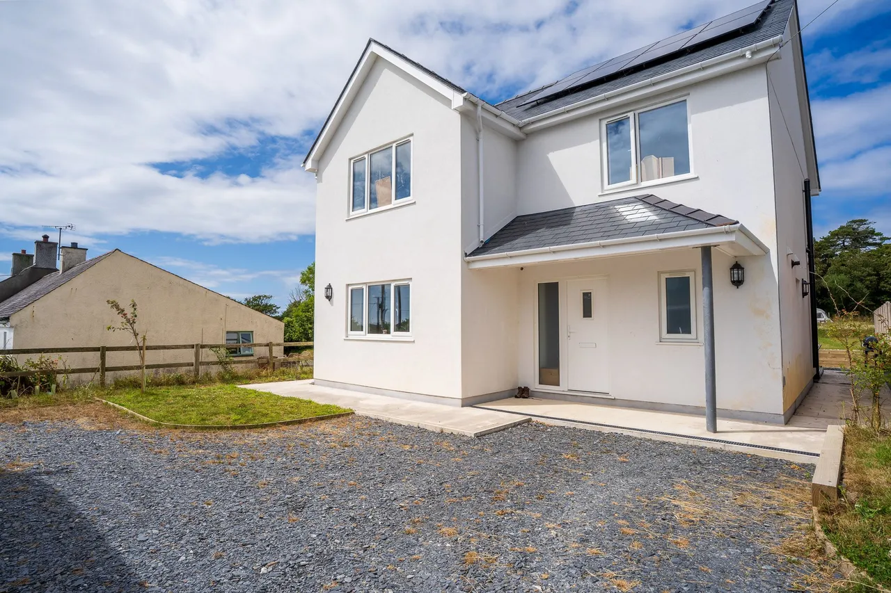 Dywarch Isaf, Rhoshirwaun, LL53, photo 2