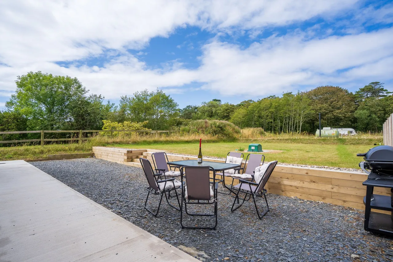 Dywarch Isaf, Rhoshirwaun, LL53, photo 4