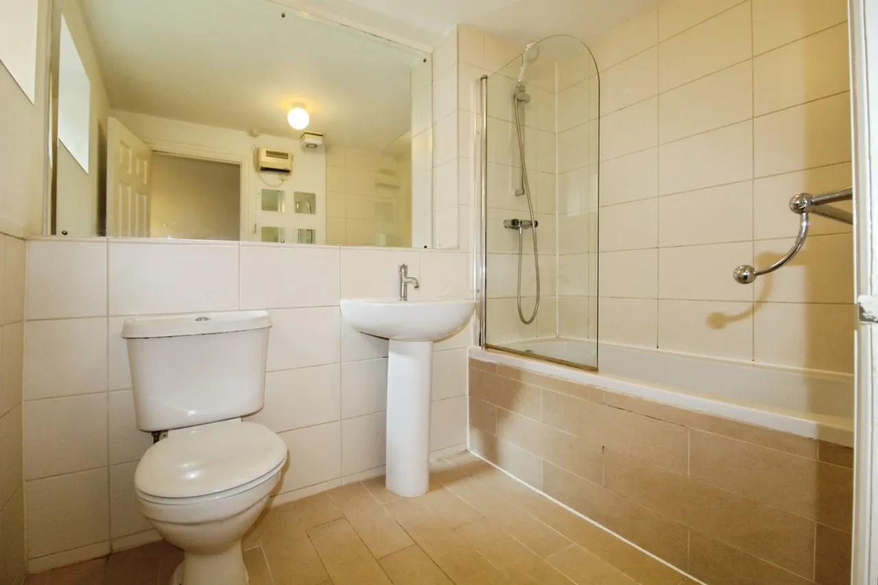 River Meads, St Margarets, SG12, photo 2