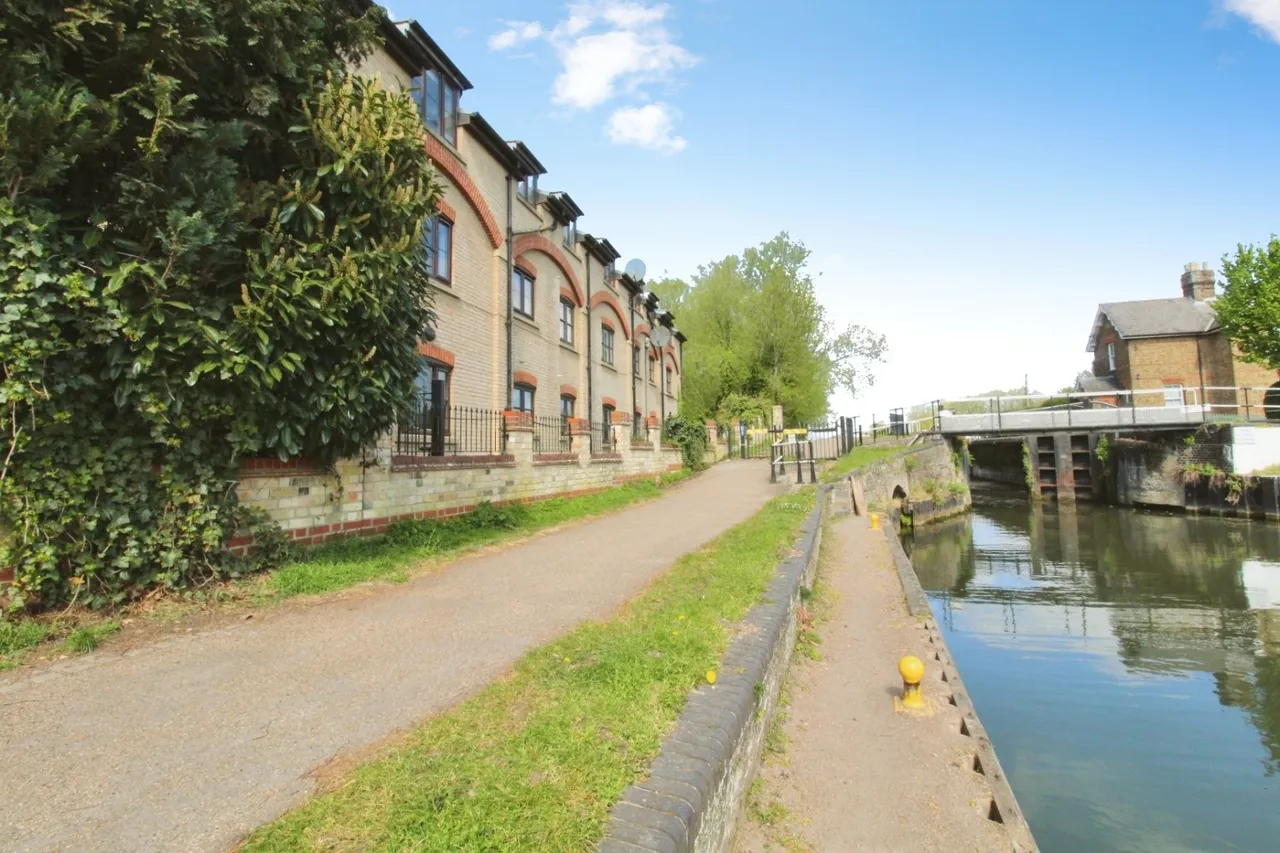 River Meads, St Margarets, SG12, photo 9