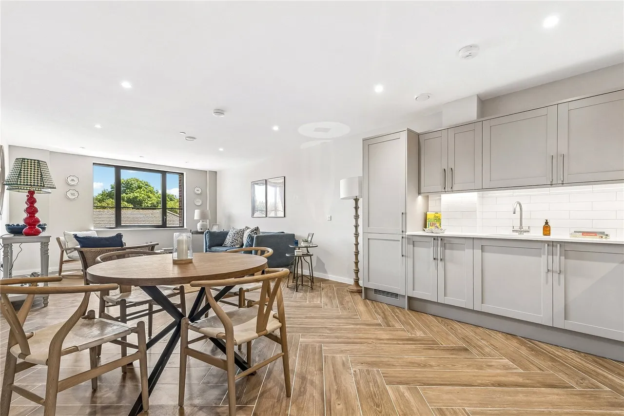 Fallsbrook Road, London, SW16, photo 2