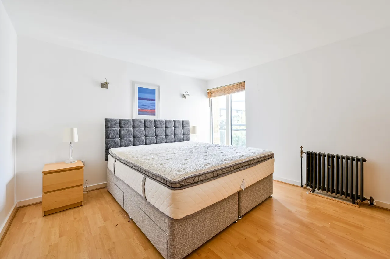 Flat 23, Building 45, Hopton Road, London, photo 7