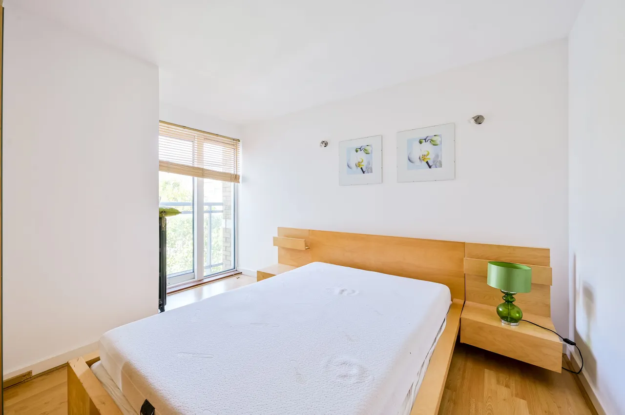 Flat 23, Building 45, Hopton Road, London, photo 10