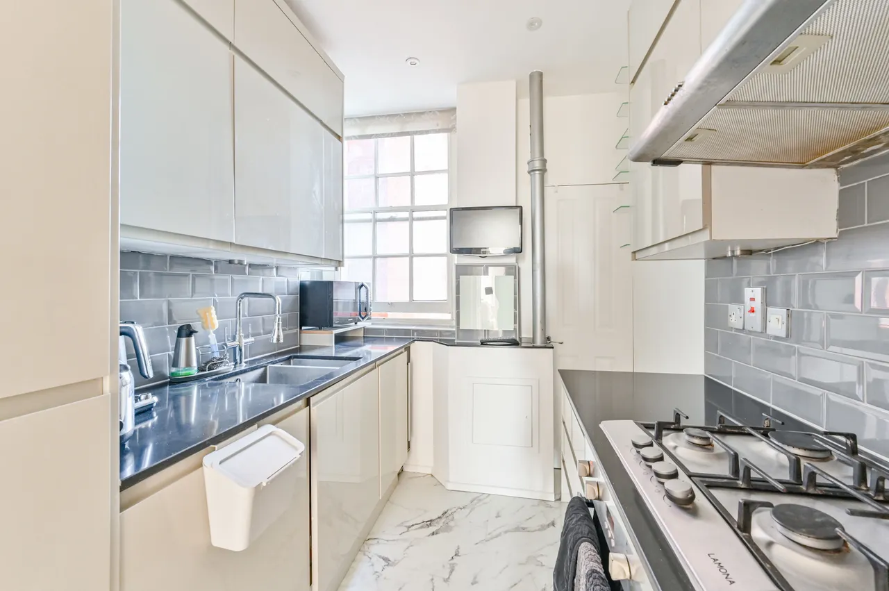 London, NW8, photo 3