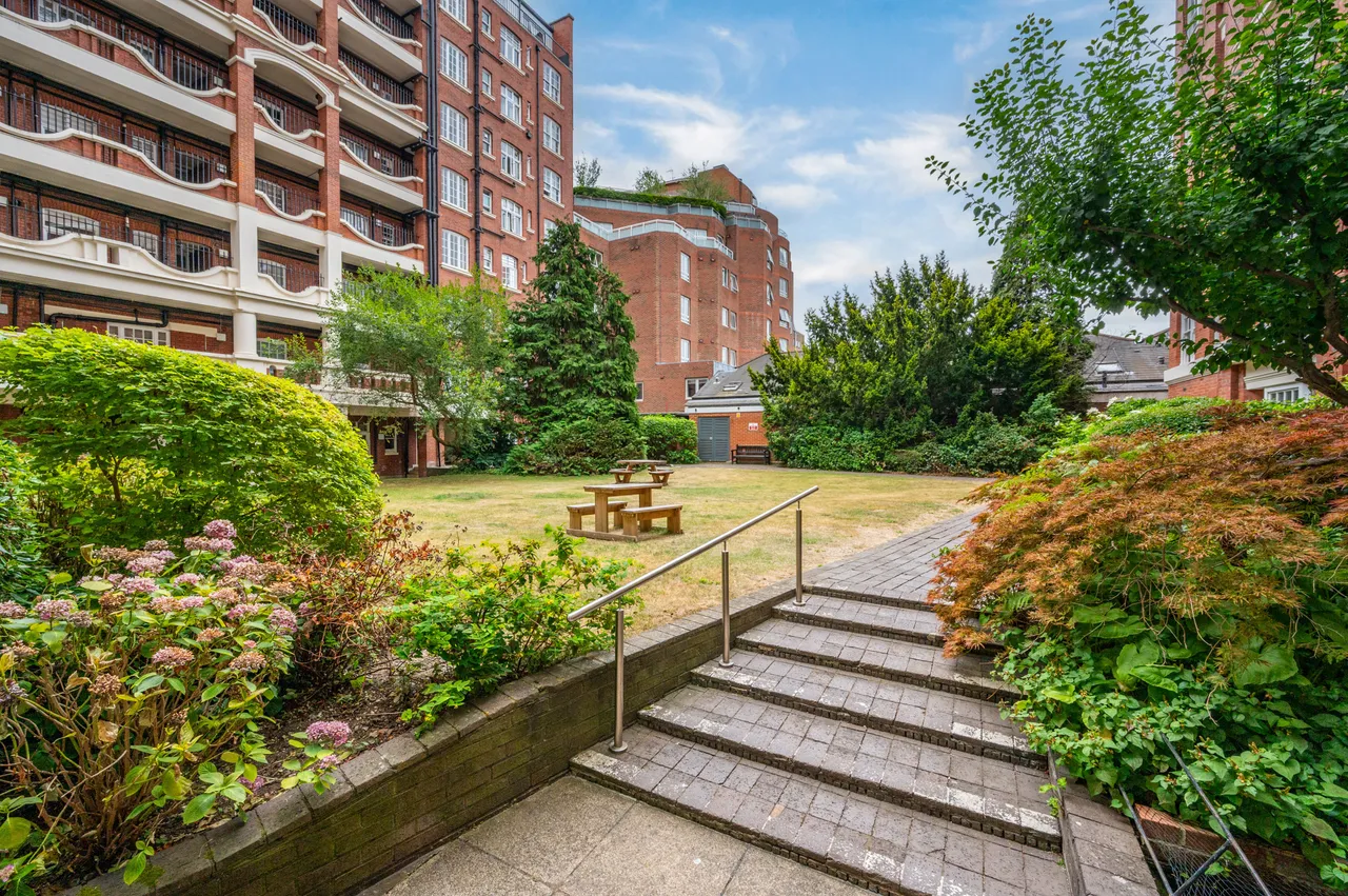 London, NW8, photo 9