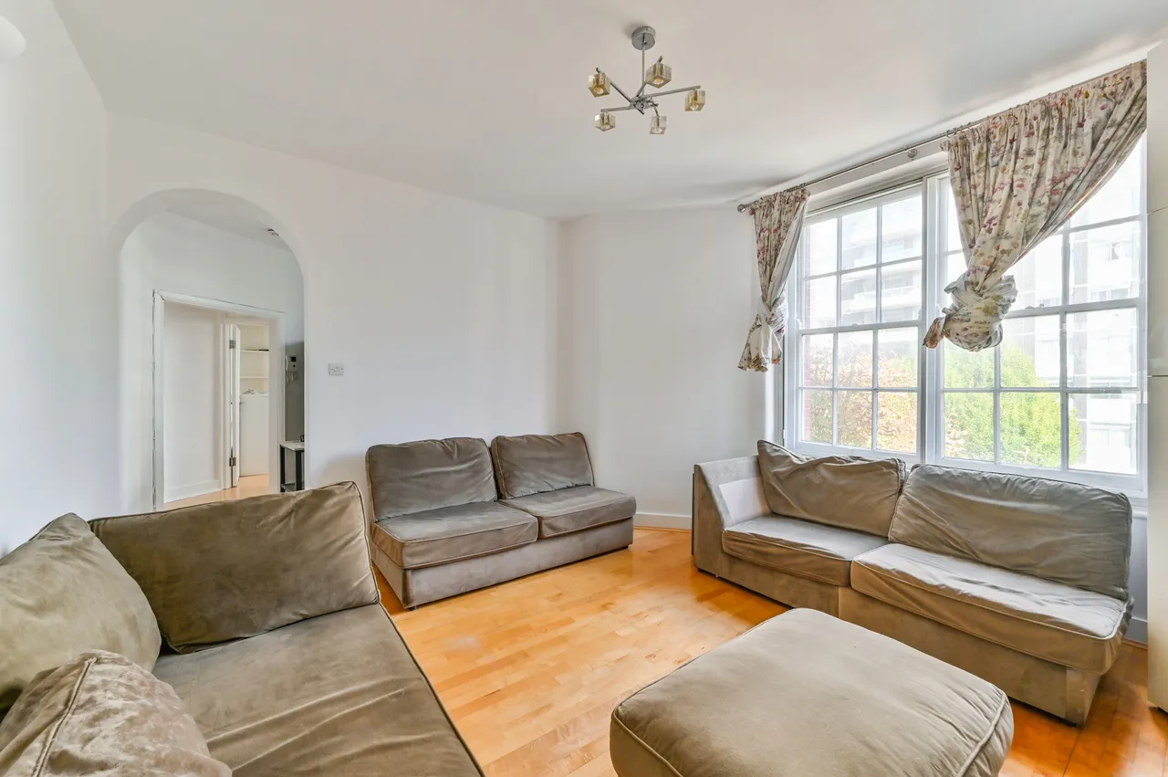 London, NW8, photo 2