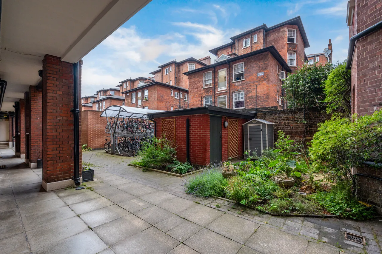 London, NW8, photo 10