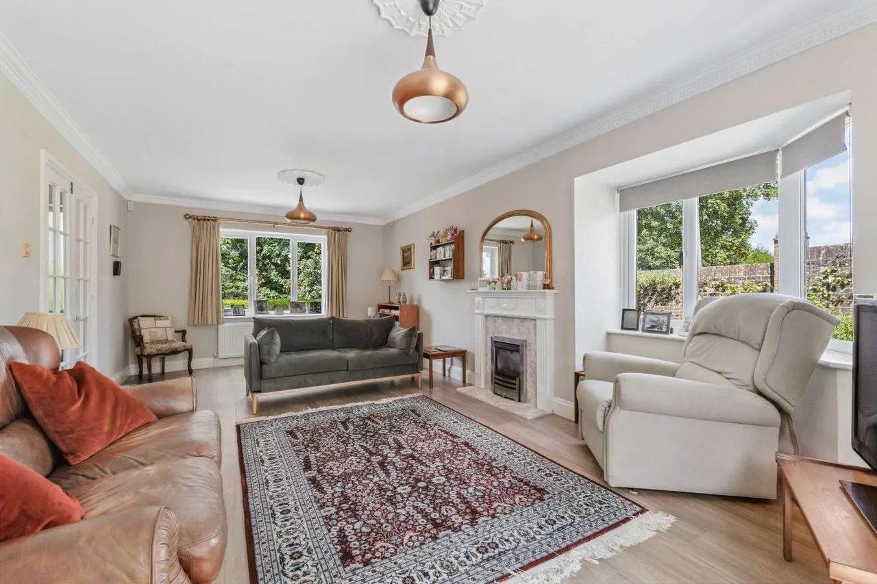 Alresford Road, Winchester, Hampshire, SO23 0JX, photo 2