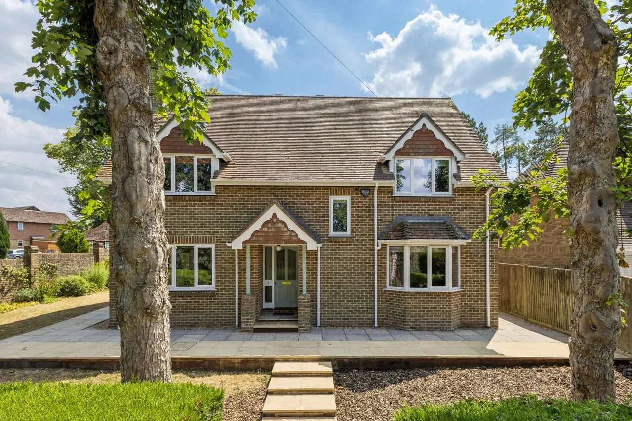 4 bed house for sale — Alresford Road, Winchester, Hampshire, SO23 0JX