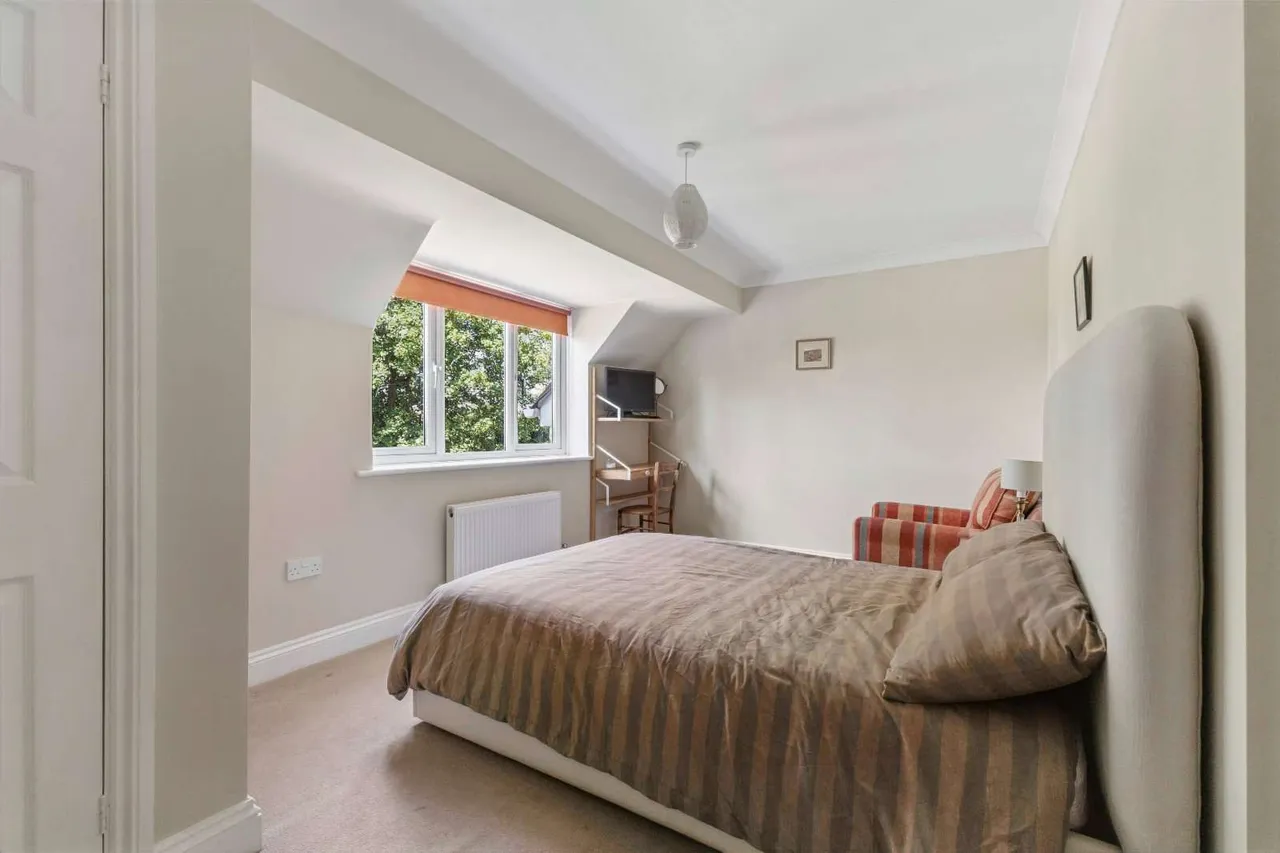 Alresford Road, Winchester, Hampshire, SO23 0JX, photo 10
