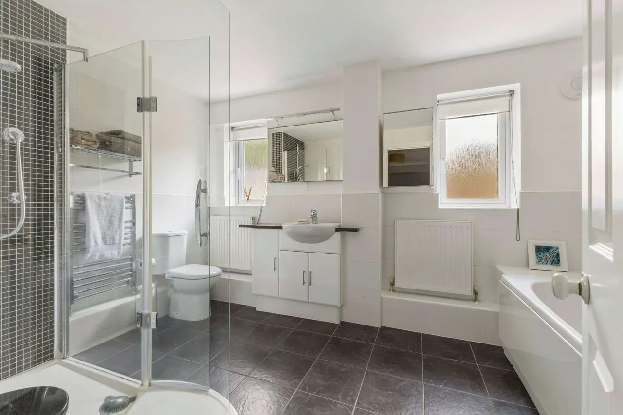 Alresford Road, Winchester, Hampshire, SO23 0JX, photo 11
