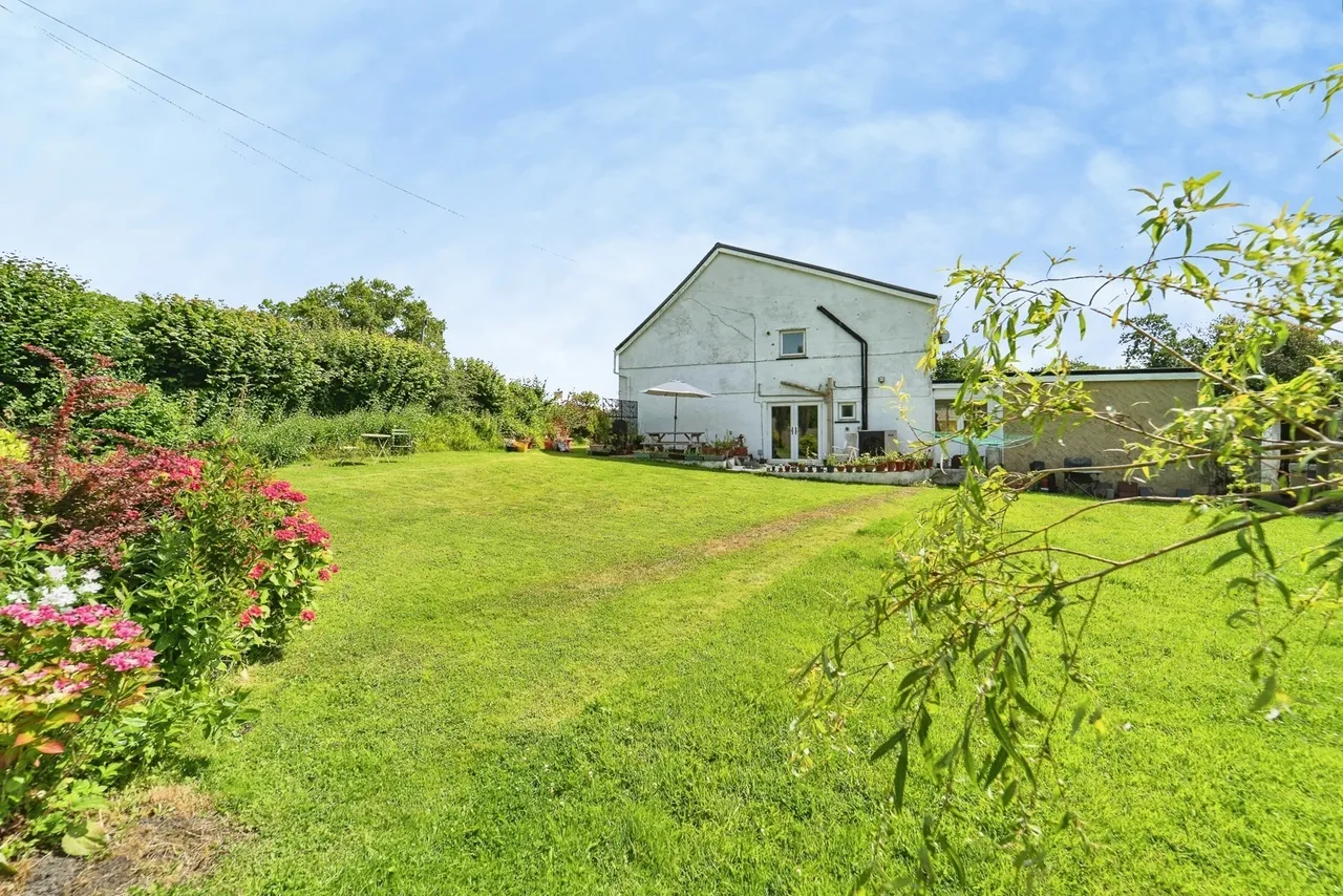 Cefneithin Road, Gorslas, SA14, photo 32