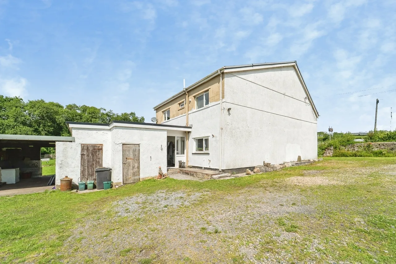 Cefneithin Road, Gorslas, SA14, photo 7