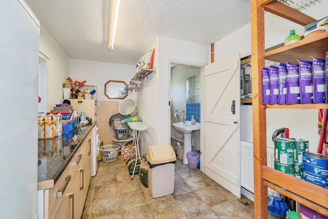 Cefneithin Road, Gorslas, SA14, photo 18