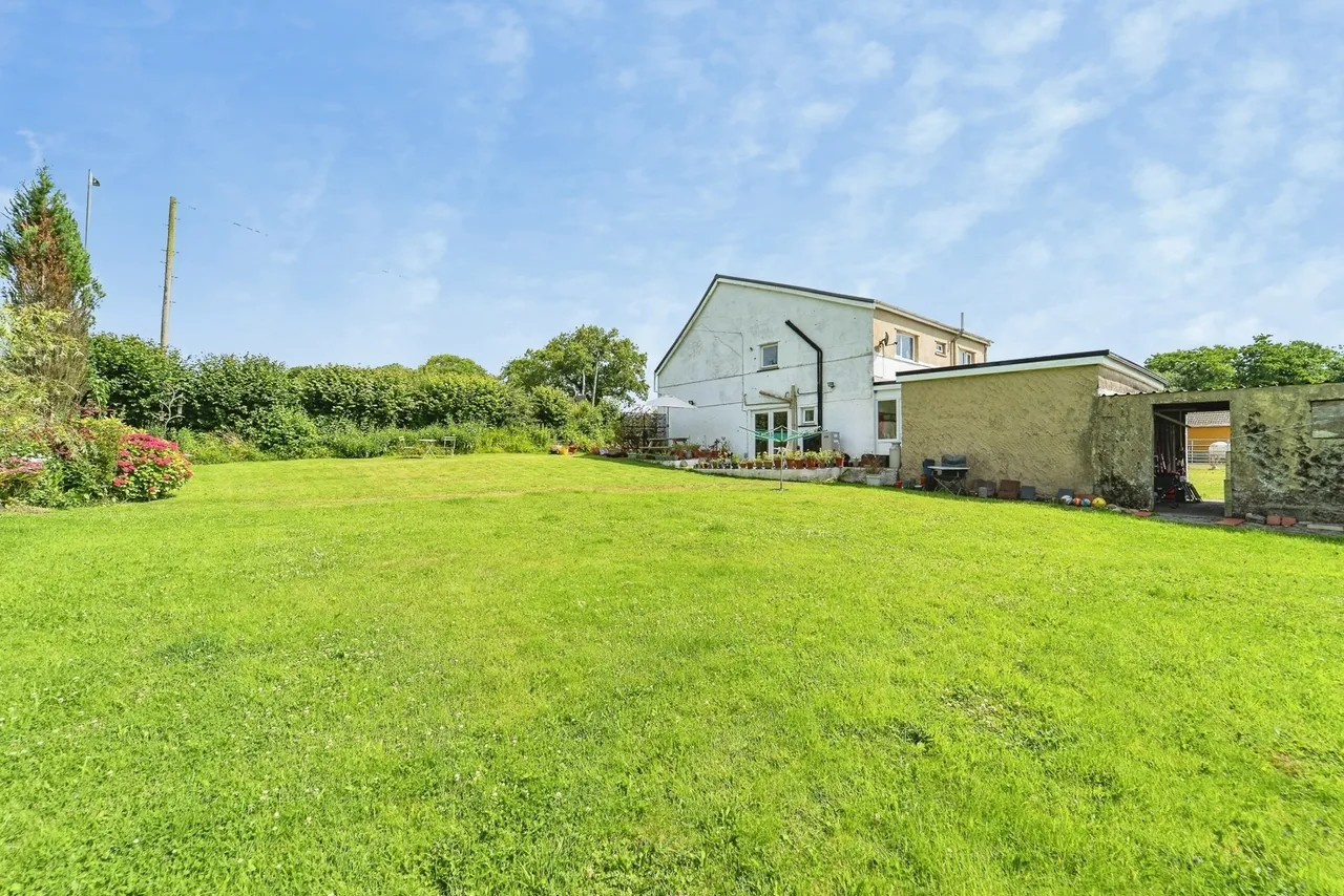 4 bed house for sale, Cefneithin Road, Gorslas, SA14