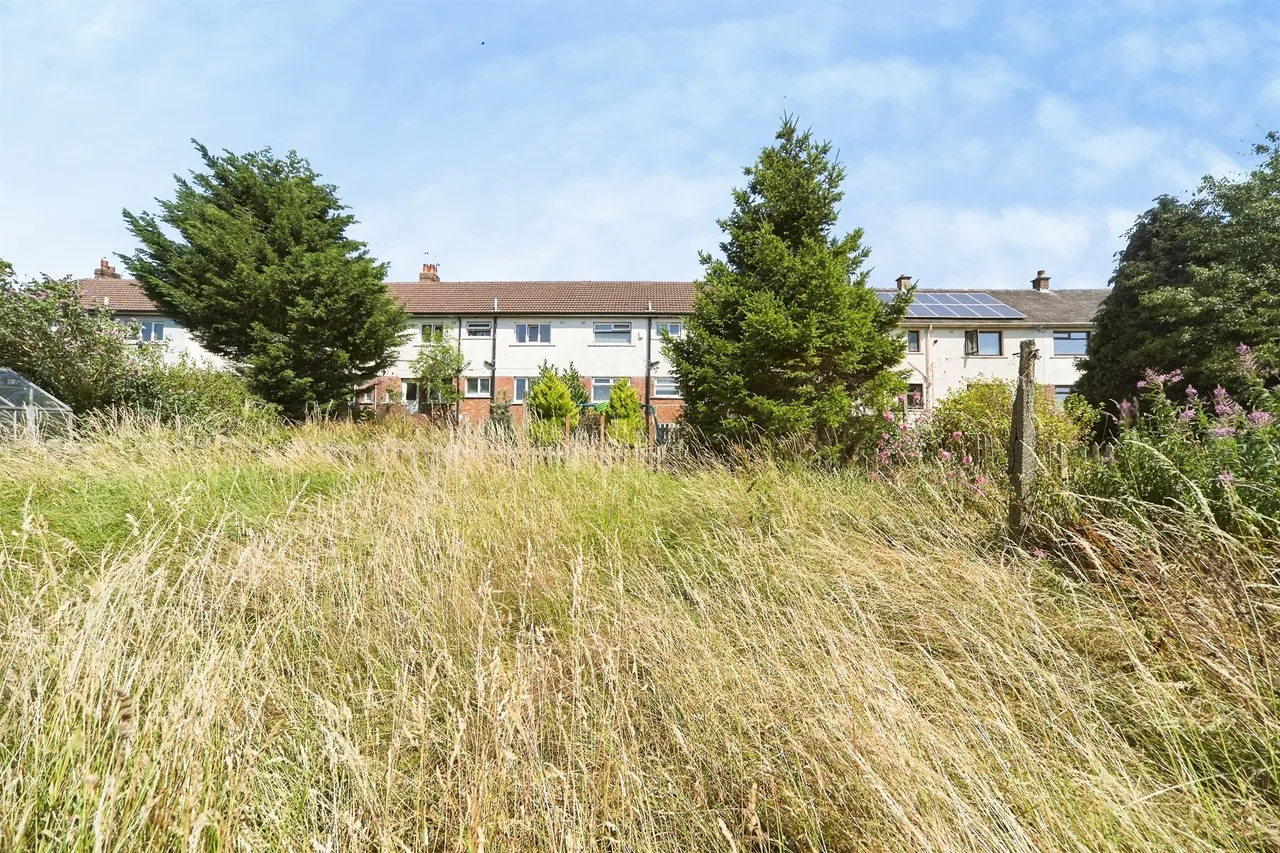 Gray Avenue, Shipley, photo 10