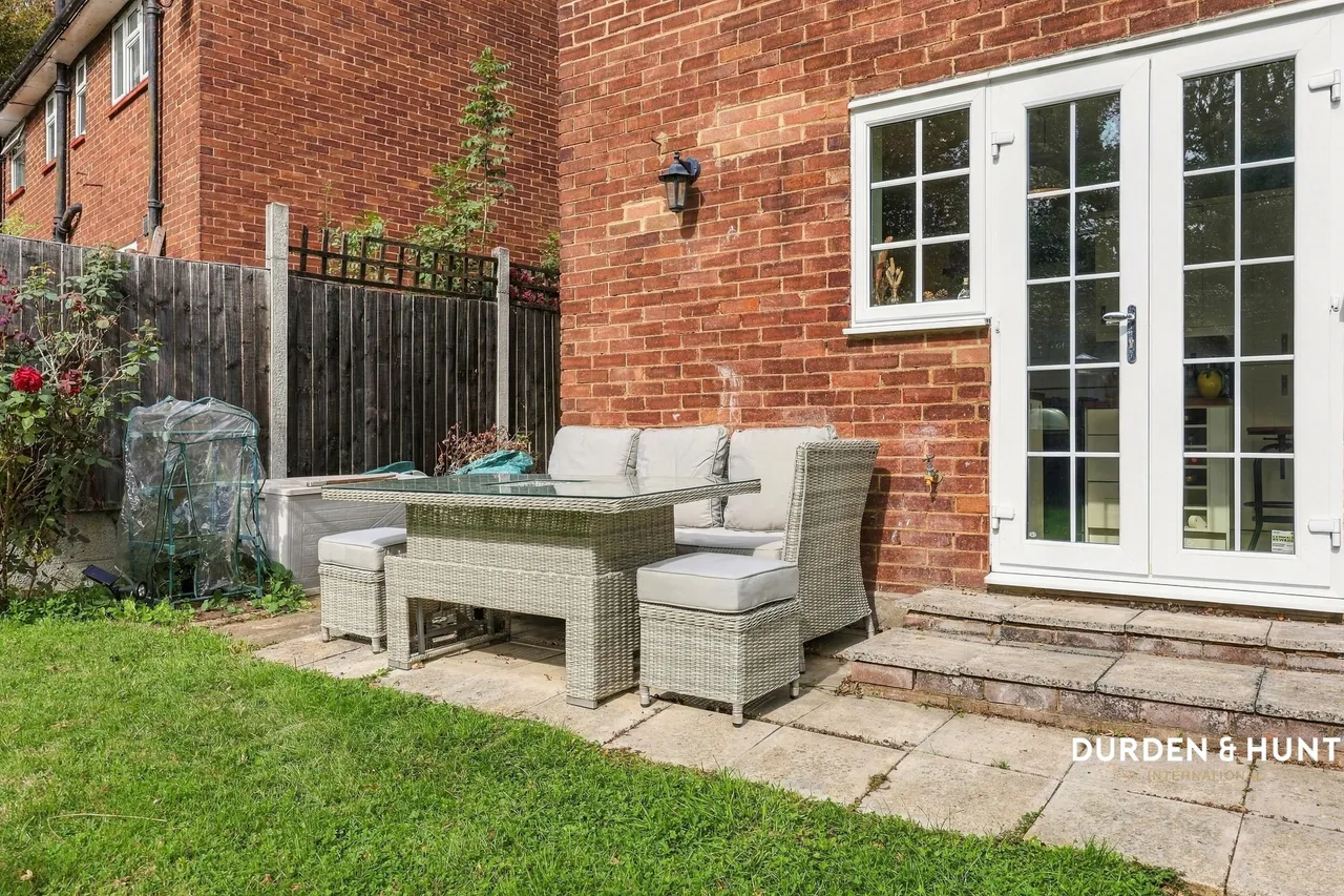 Swindon Lane, Harold Hill, RM3, photo 17