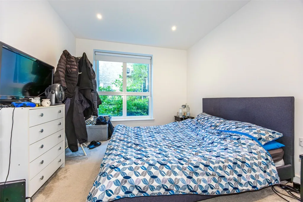 Greenleaf Walk, Southall, UB1, photo 19