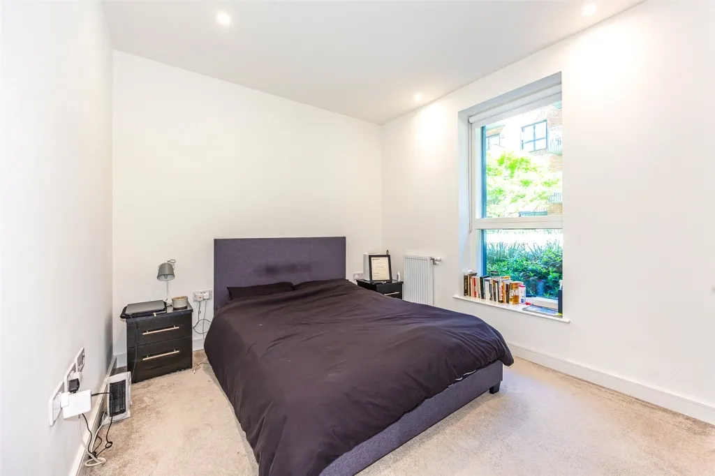 Greenleaf Walk, Southall, UB1, photo 6
