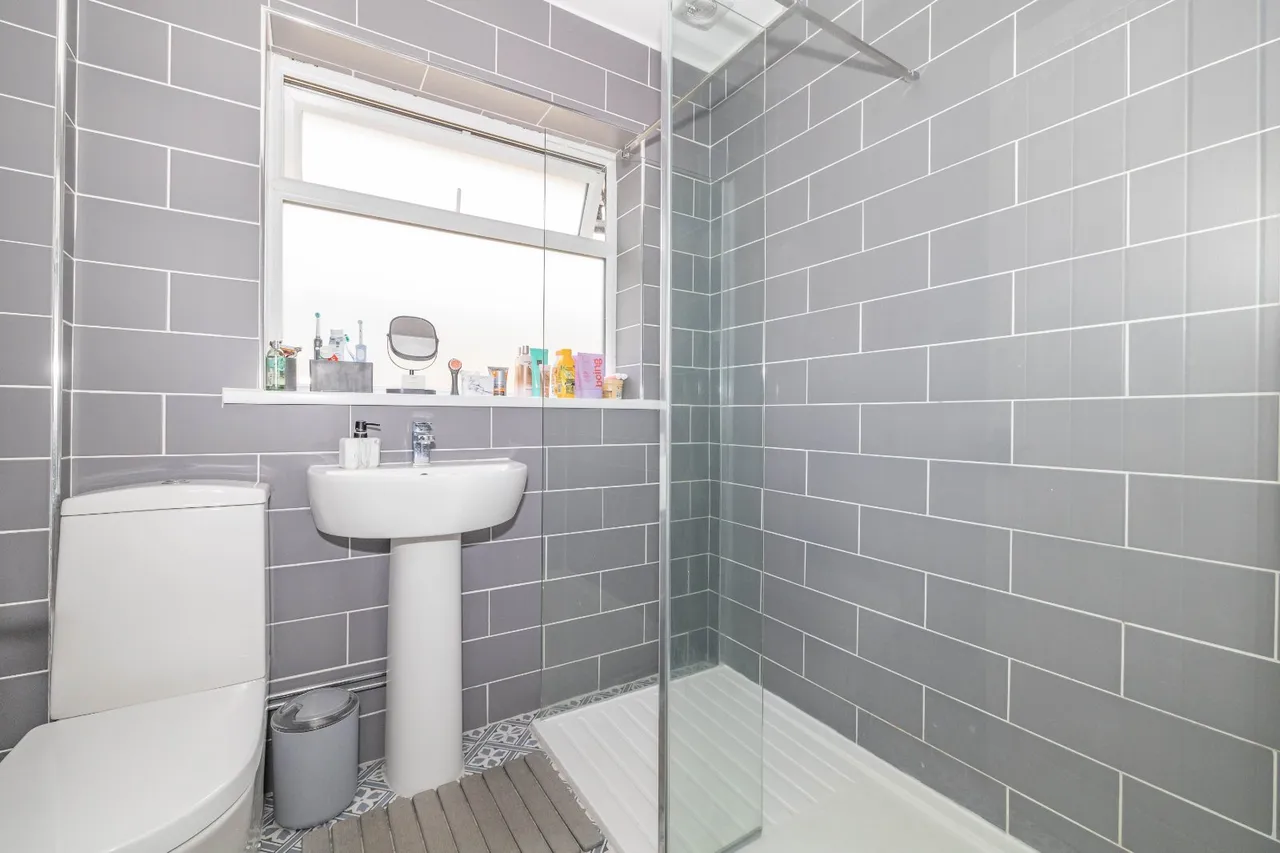 Tadworth Road, Kennington, TN24, photo 13