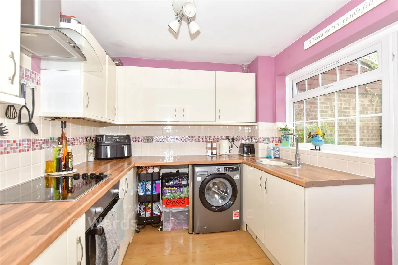 Colemans Close, Lydd, TN29, photo 9
