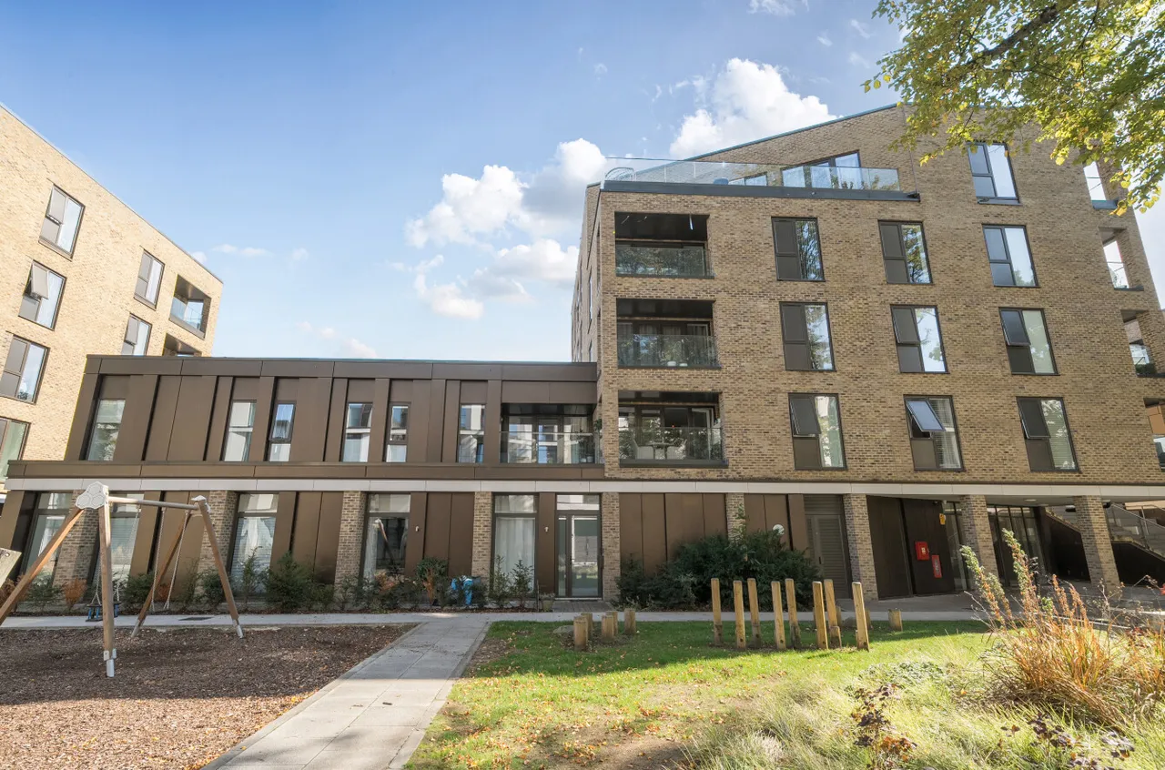 Hewitts Way, Walton On Thames, KT12, photo 19