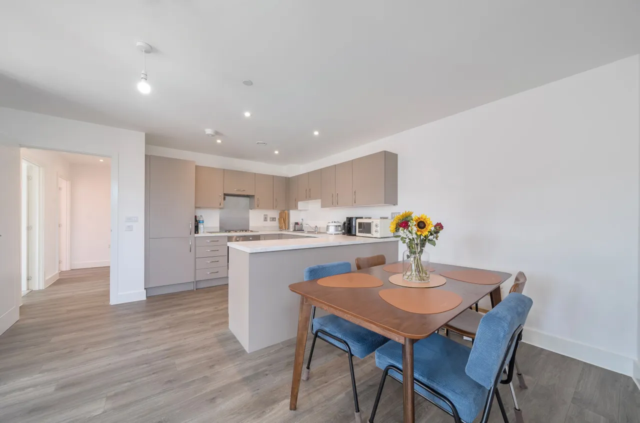 Hewitts Way, Walton On Thames, KT12, photo 9