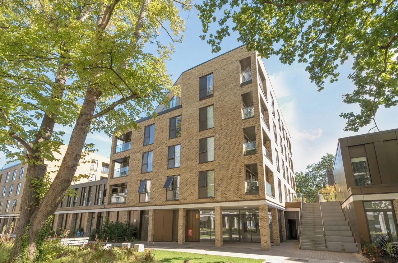 Hewitts Way, Walton On Thames, KT12, photo 5