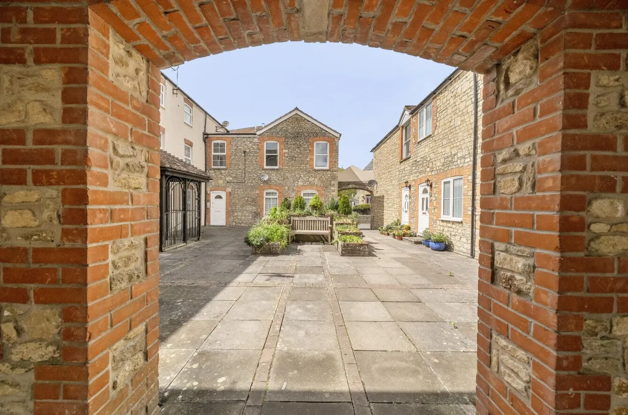Vineys Yard, Bruton, BA10, photo 17