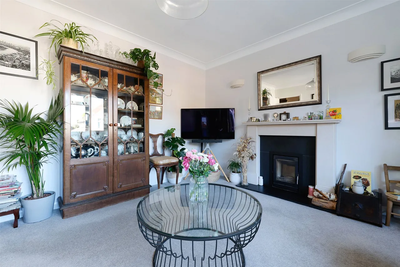 Park Rise, Leatherhead, KT22, photo 7
