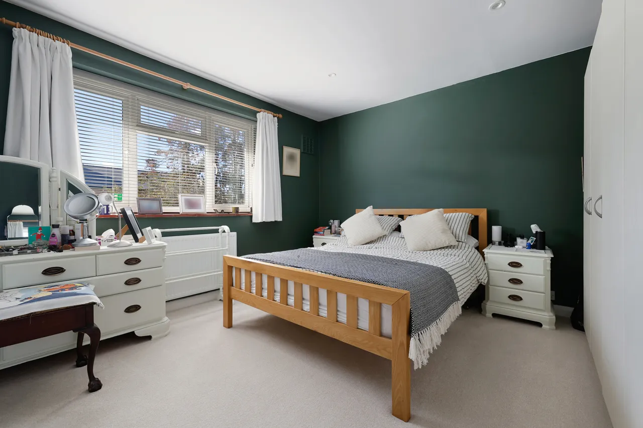 Park Rise, Leatherhead, KT22, photo 14
