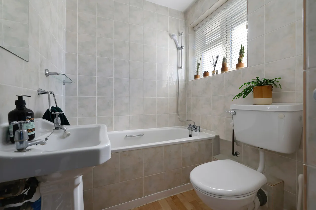 Park Rise, Leatherhead, KT22, photo 15