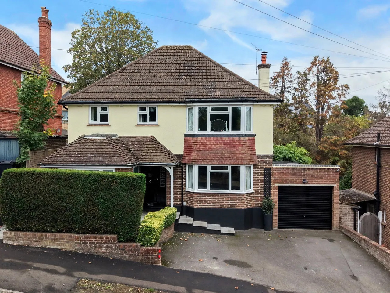 4 bed property for sale, Park Rise, Leatherhead, KT22