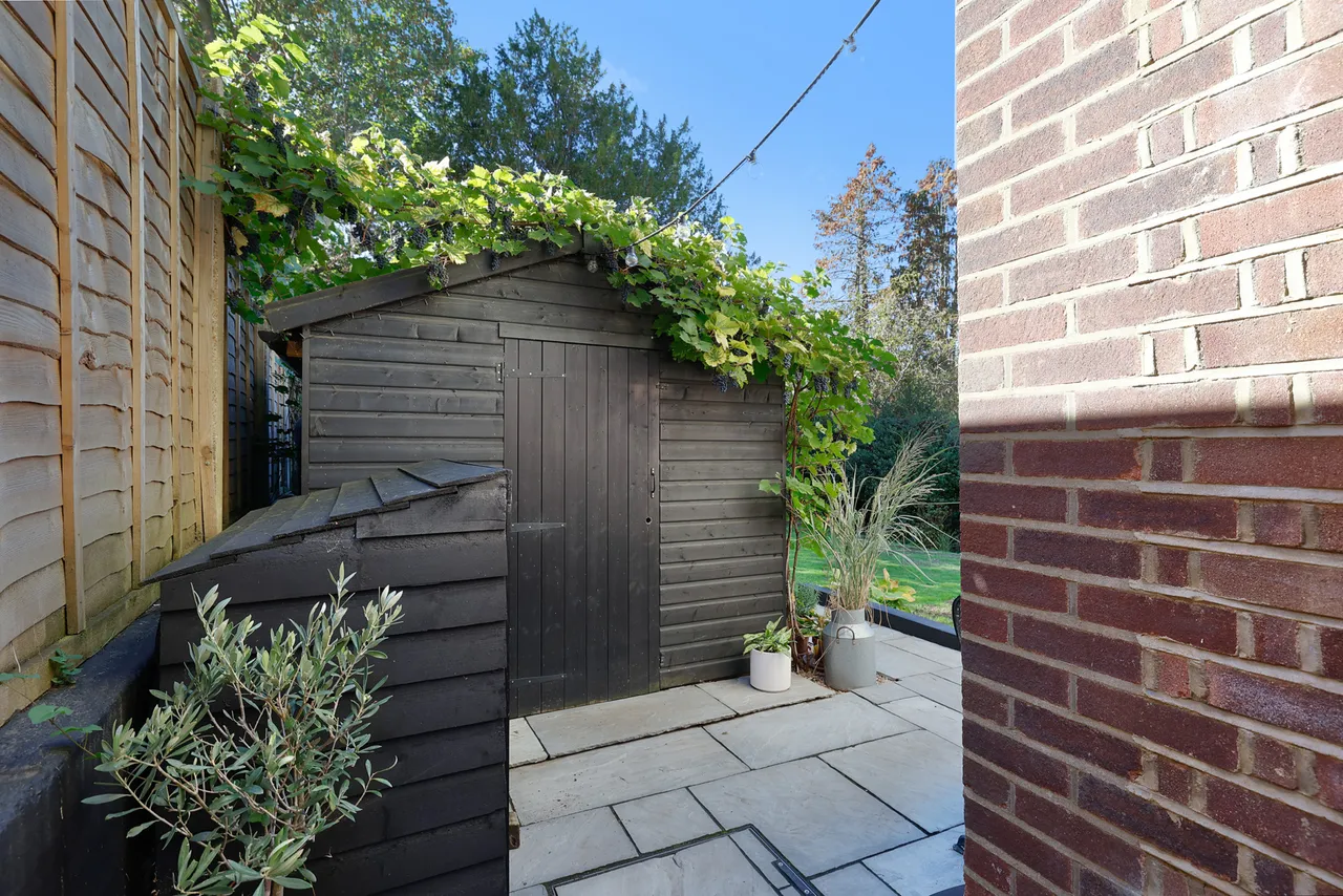 Park Rise, Leatherhead, KT22, photo 20