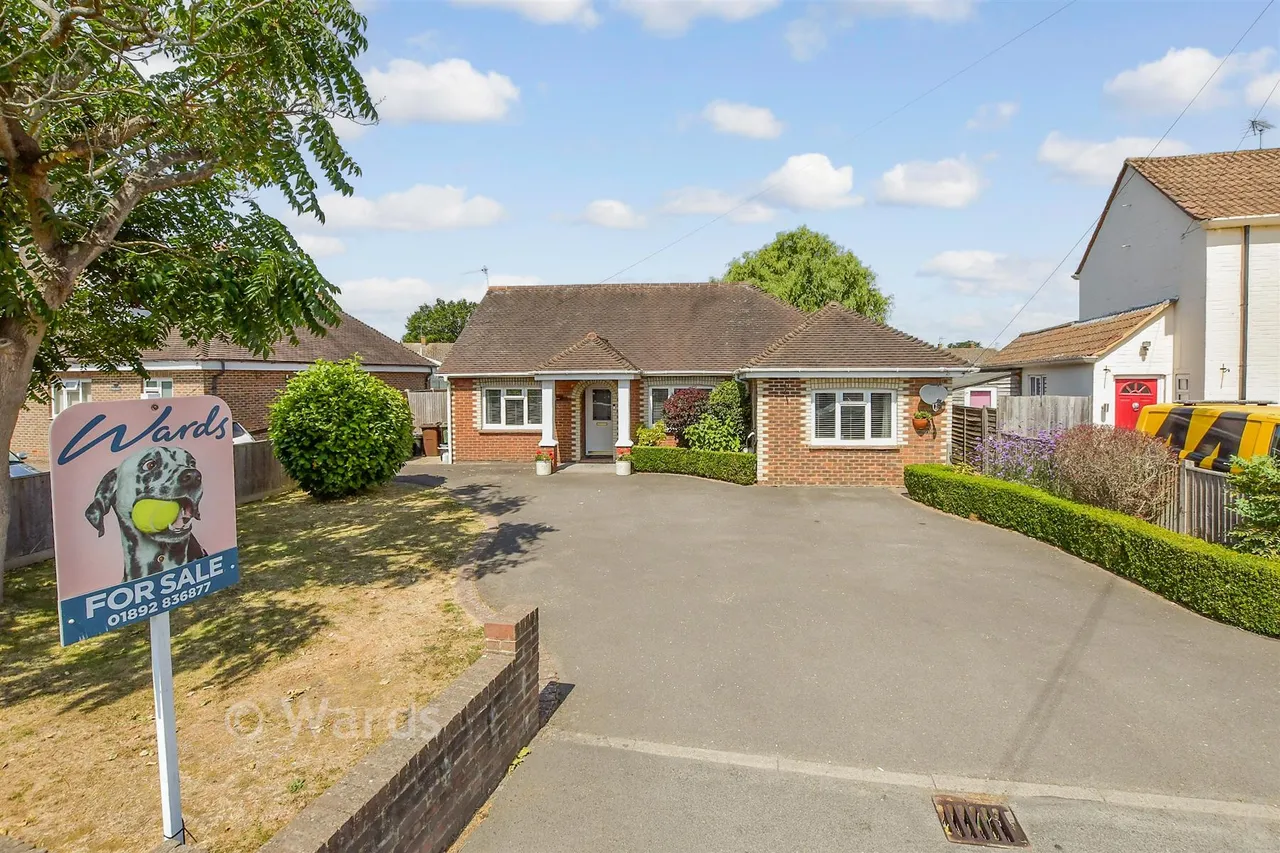 4 bed chalet for sale, Five Oak Green Road, Five Oak Green, TN12