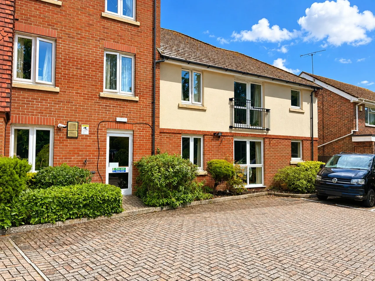 2 bed property for sale, Stockbridge Road, Chichester, PO19