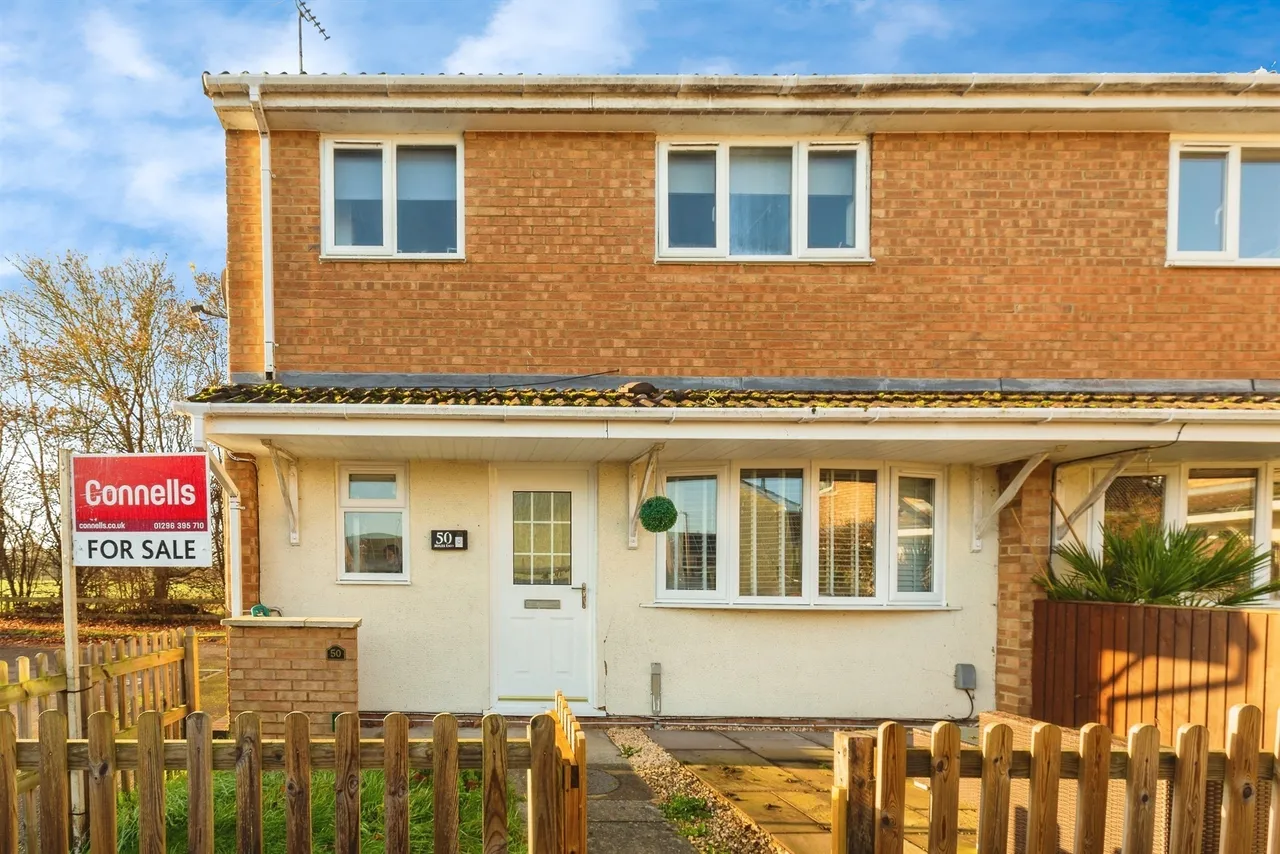 2 bed house for sale — Miles End, Aylesbury